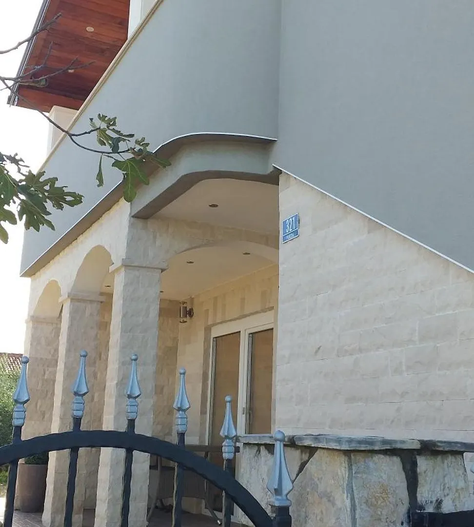 Apartman Ivano Krnica Apartamento